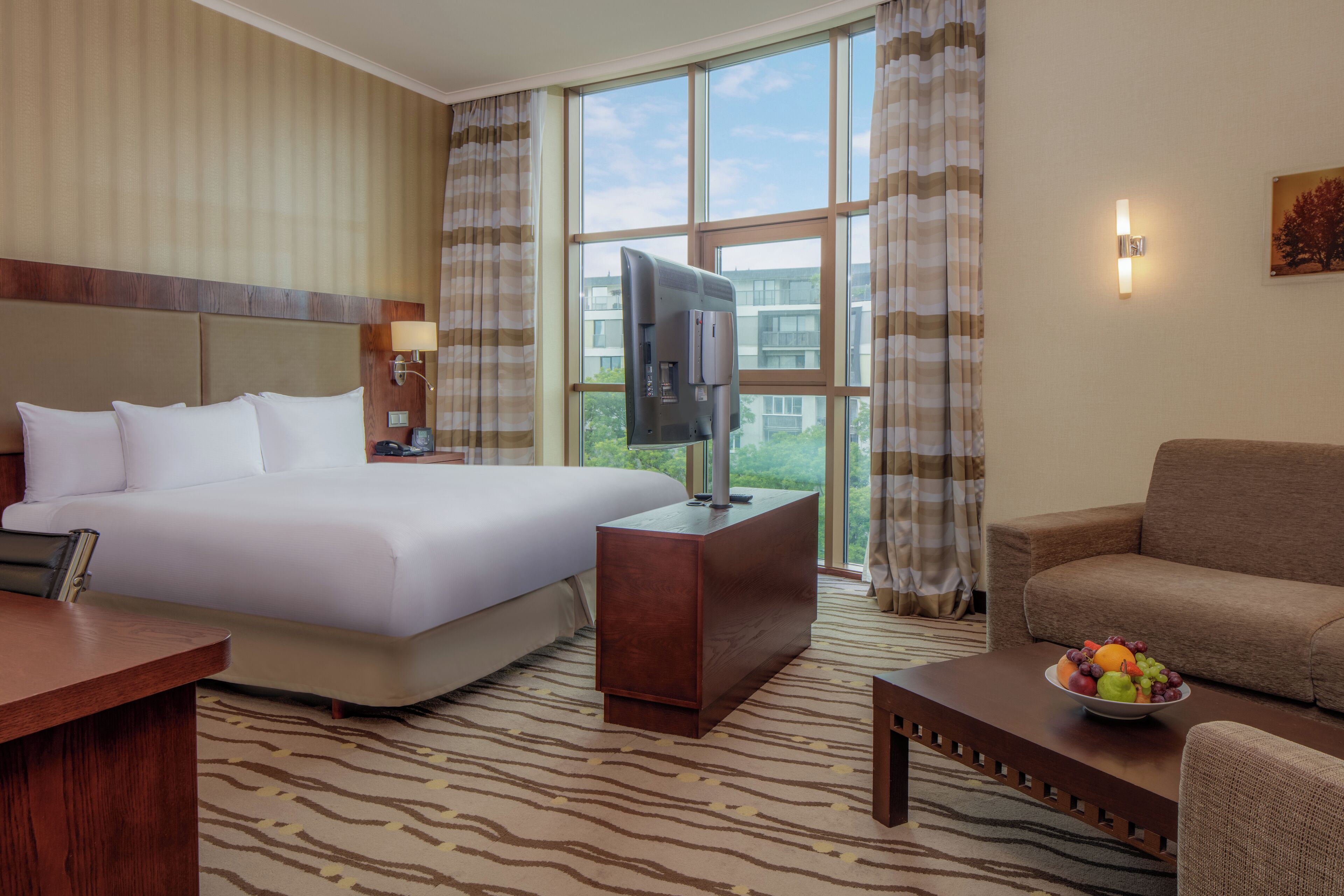 Rom – deluxe, 1 kingsize-seng | Allergitestet sengetøy, senger med Select Comfort-madrass og minibar