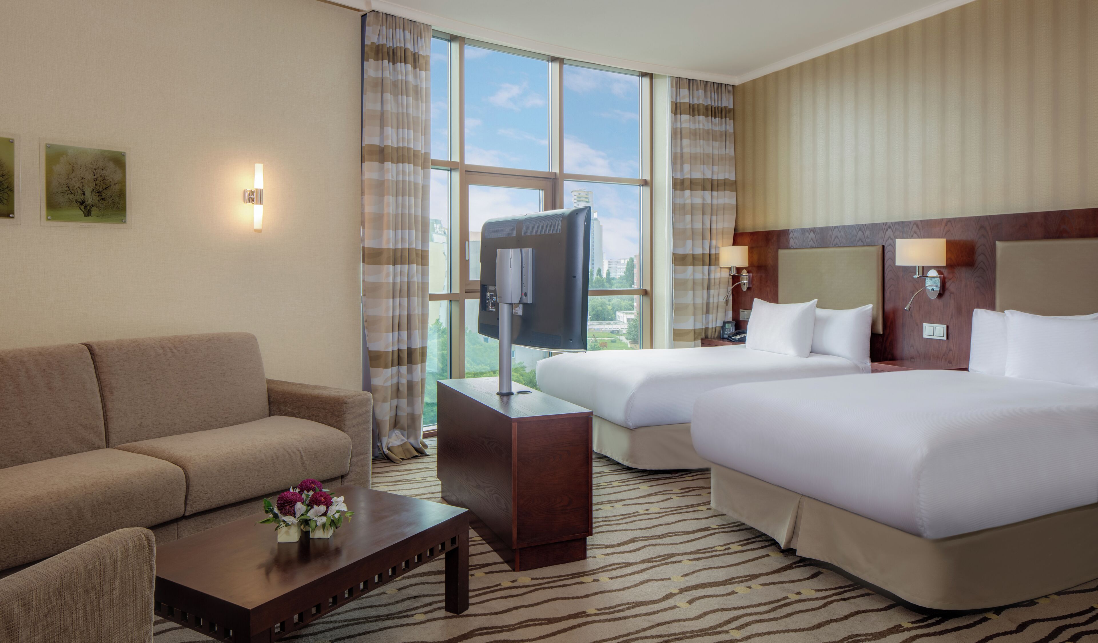 Rom – deluxe, 2 enkeltsenger | Allergitestet sengetøy, senger med Select Comfort-madrass og minibar