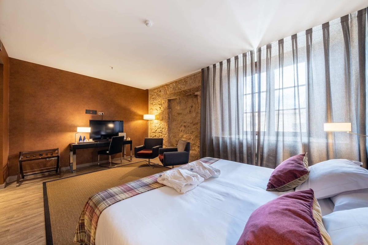 superior room (claustro) | 1 bedroom, premium bedding, down duvets, minibar