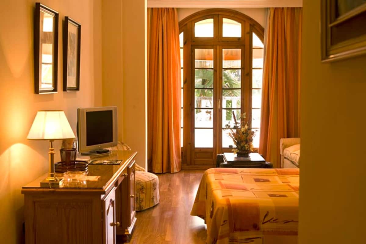 junior suite | minibar, in-room safe, free wifi