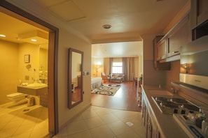 Junior Suite, 1 King Bed | Egyptian cotton sheets, premium bedding, minibar, in-room safe