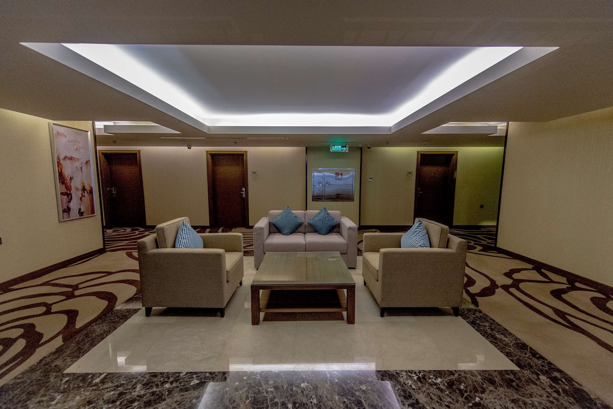 Suite ejecutiva, 1 cama King size | Sábanas de algodón egipcio, ropa de cama de alta calidad y minibar