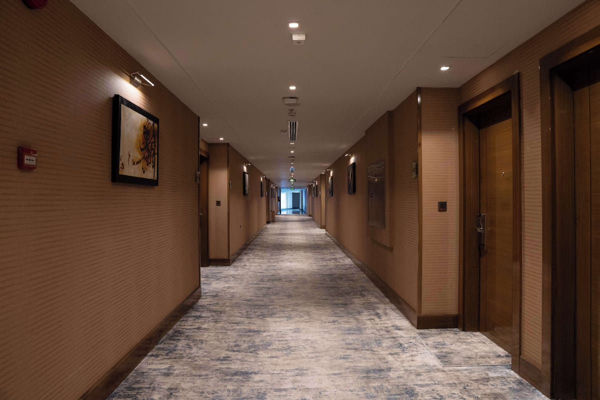 Sábanas de algodón egipcio, ropa de cama de alta calidad y minibar