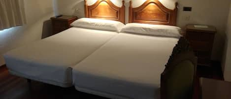 Minibar, desk, blackout curtains, free WiFi
