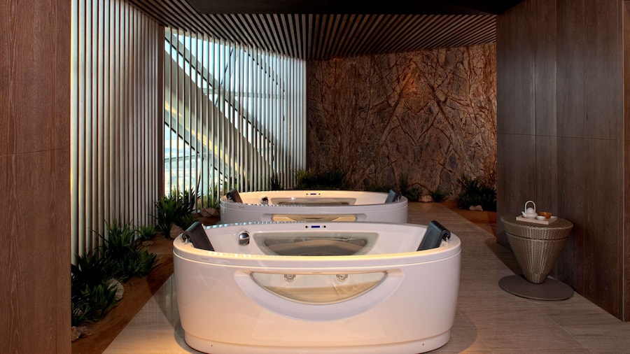 ANDAZ CAPITAL GATE ABU DHABI, BY HYATT