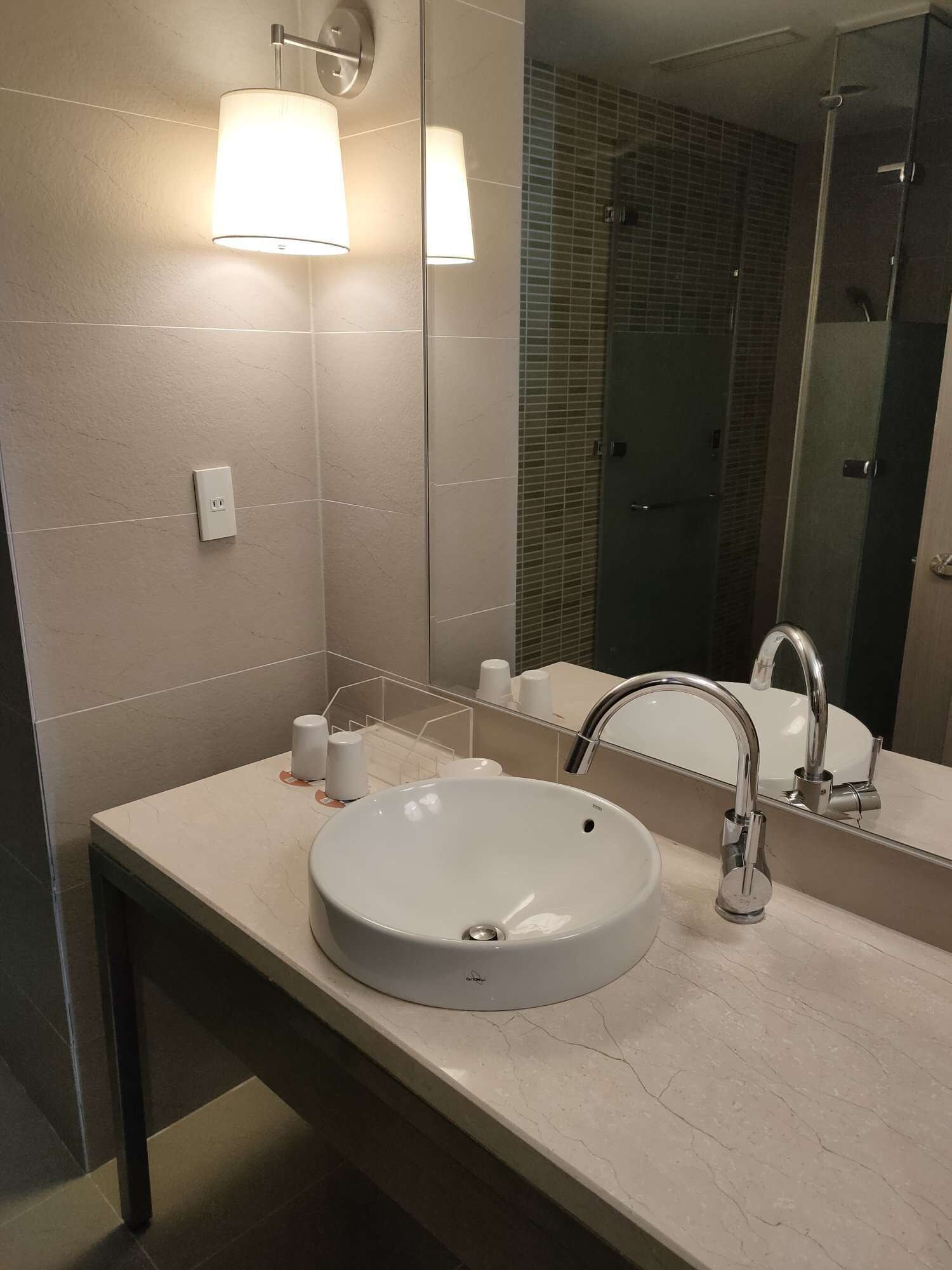 superior twin room, 2 single beds, city view | bathroom sink