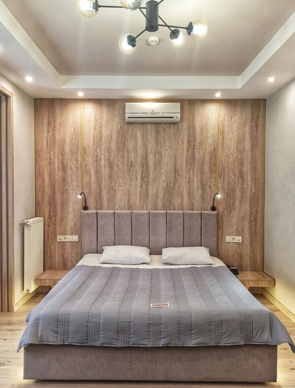 Superior Suite | Minibar, in-room safe, desk, blackout drapes - Viva Hotel (Kharkiv)