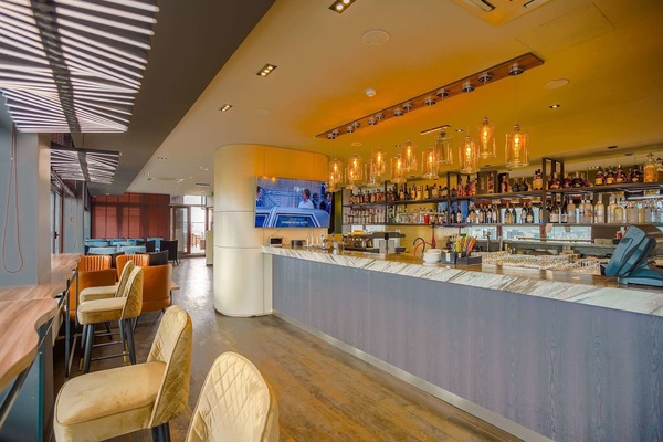Bar (en la propiedad)