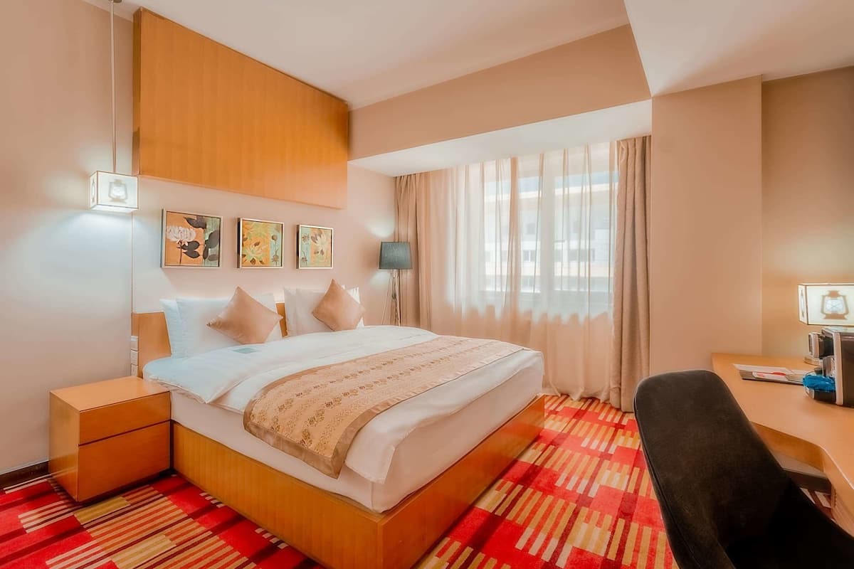 Hypo-allergenic bedding, minibar, in-room safe, individually decorated