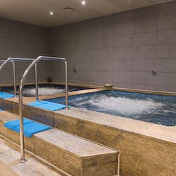 Couples treatment room(s), body treatments, hot stone massages