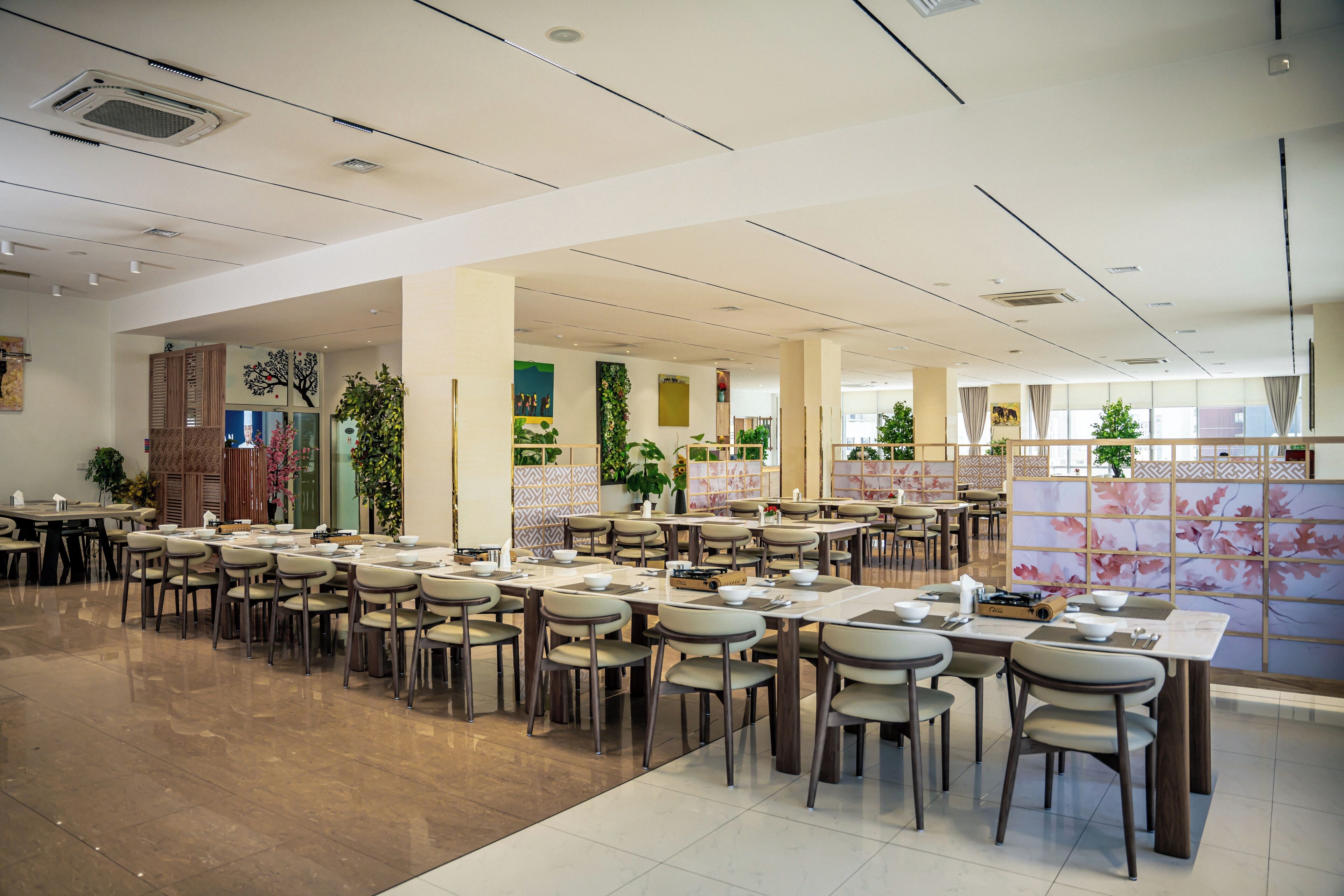 Colazione a buffet, servita tutte le mattine (15 USD a persona) 