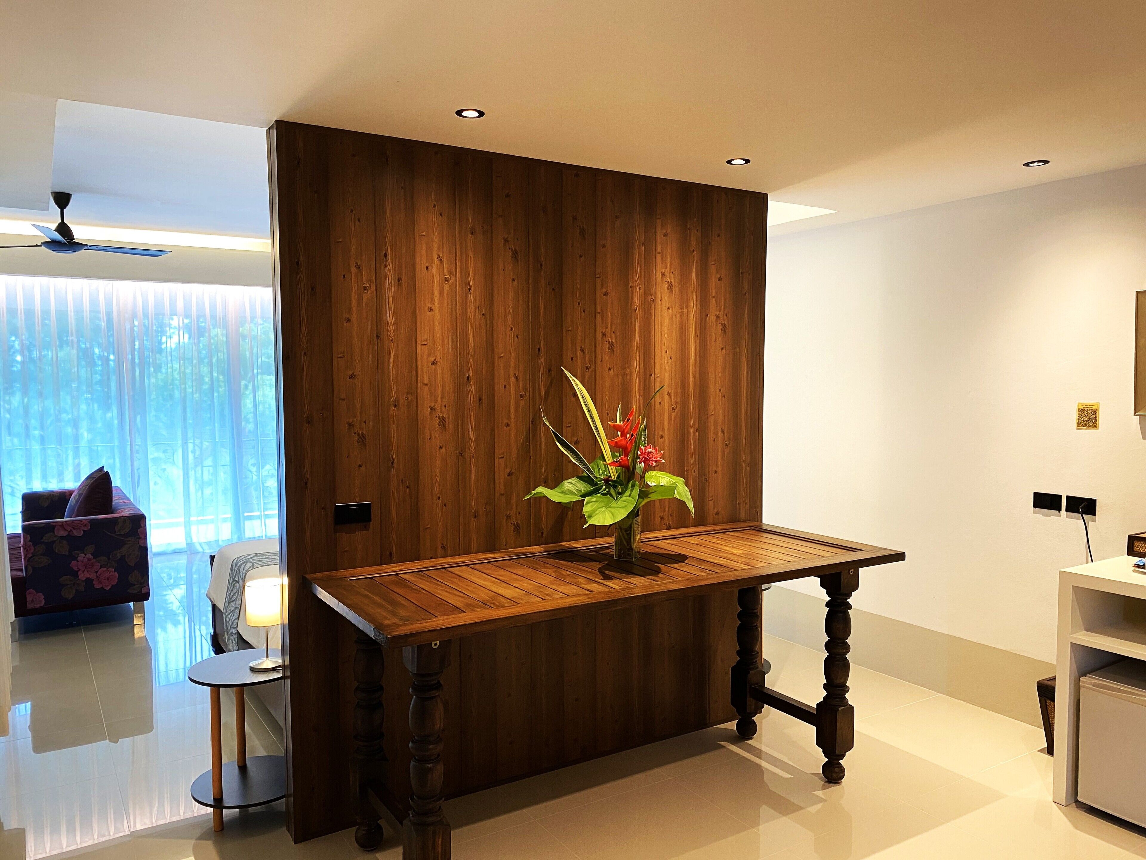 executive deluxe room with pool view | 1 bedroom, pillow-top beds, minibar, in-room safe