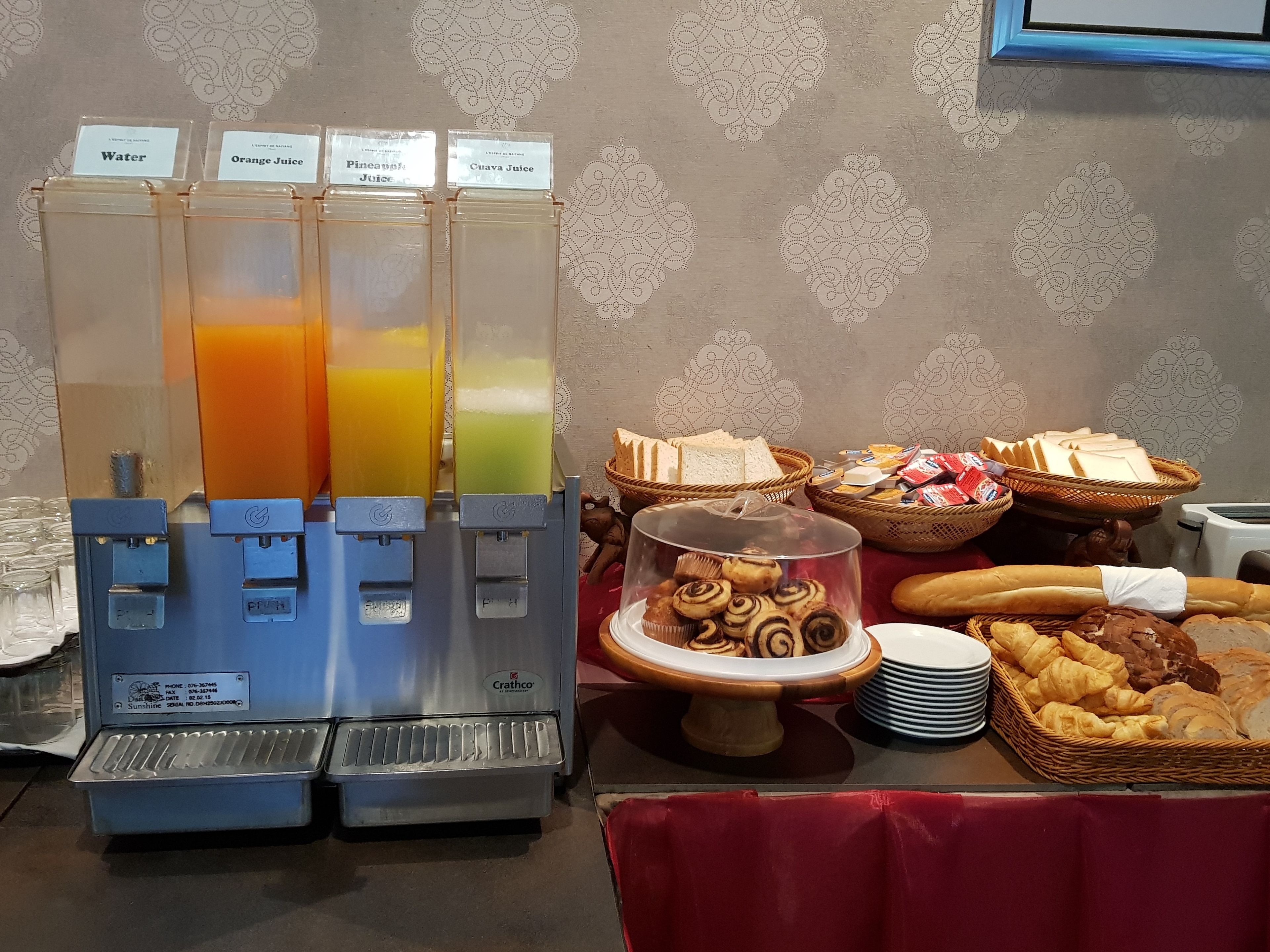 daily buffet breakfast (thb 350 per person)