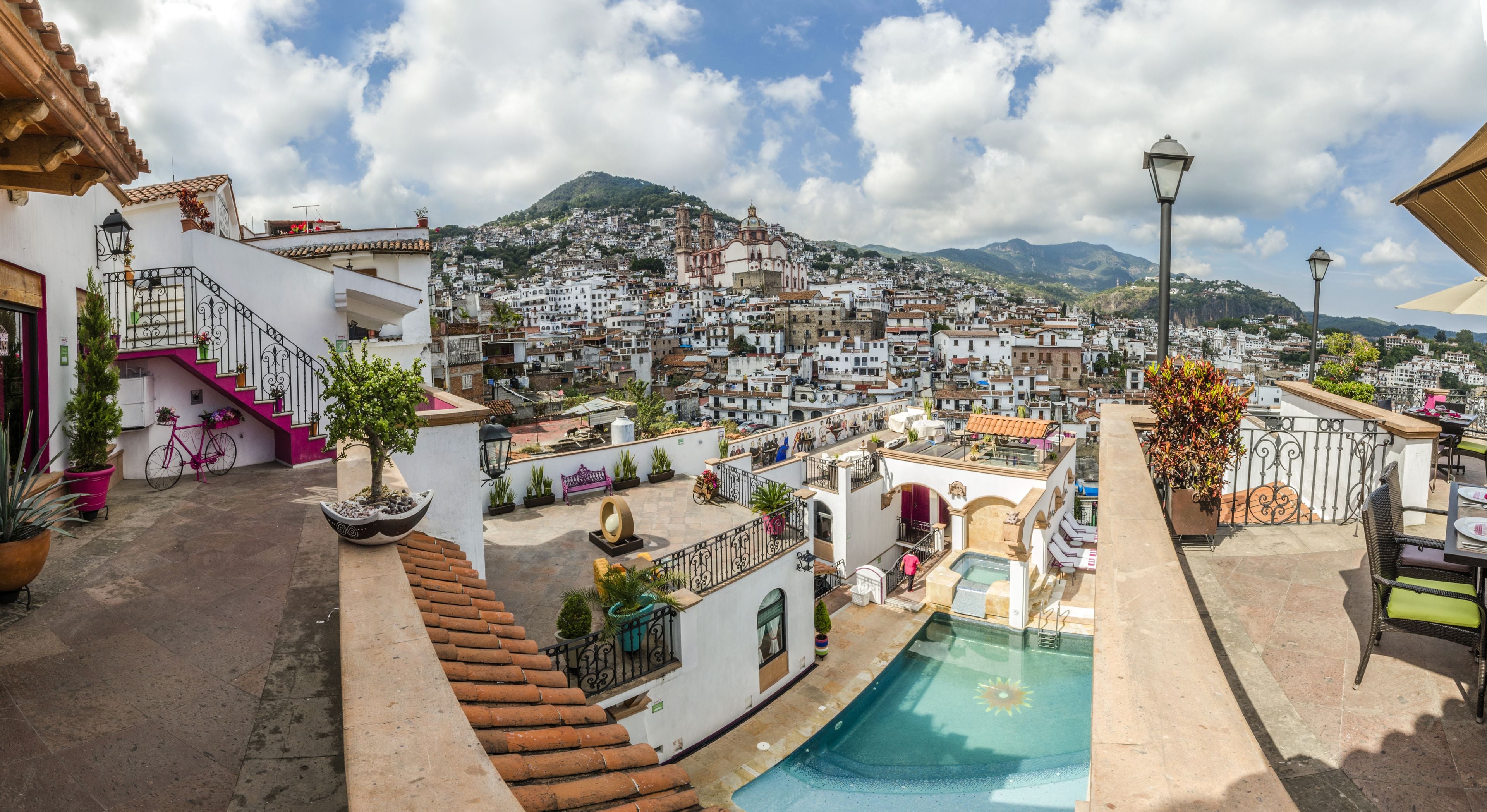 outdoor pool, pool loungers