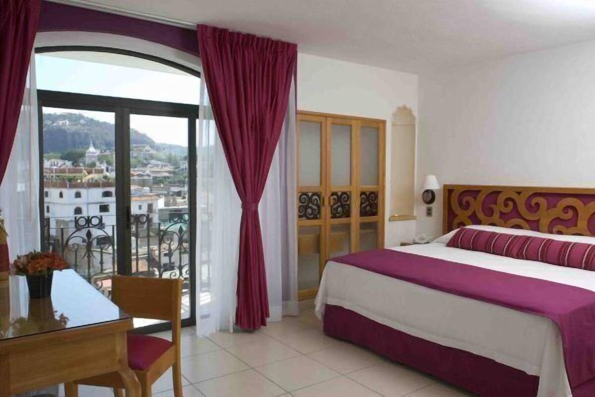 In-room safe, iron/ironing board, WiFi (free), alarm clocks