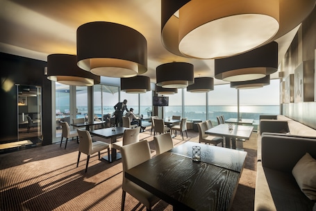 Breakfast, lunch and dinner served