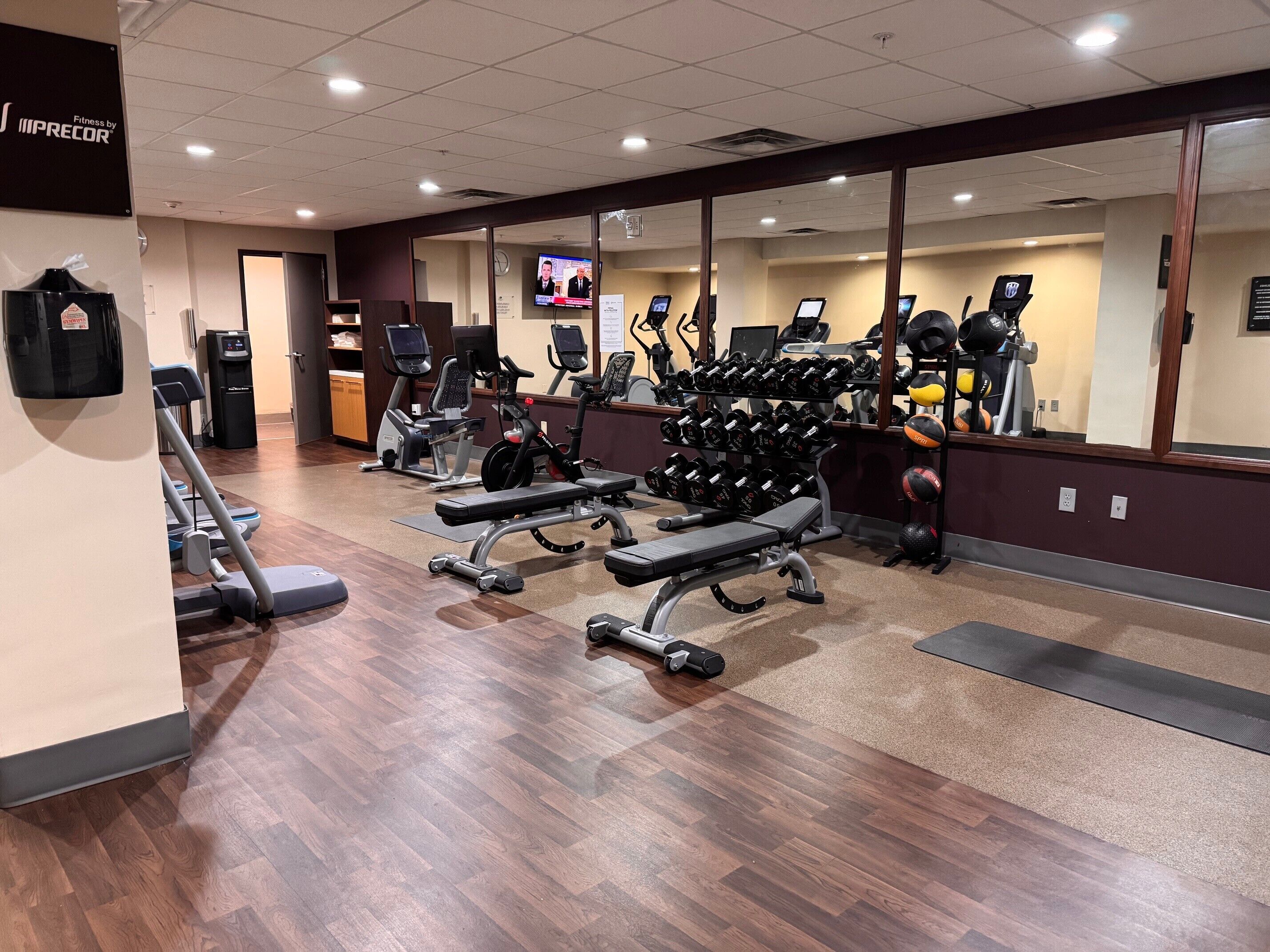 Foto - The Tudor Arms Hotel Cleveland - a DoubleTree by Hilton