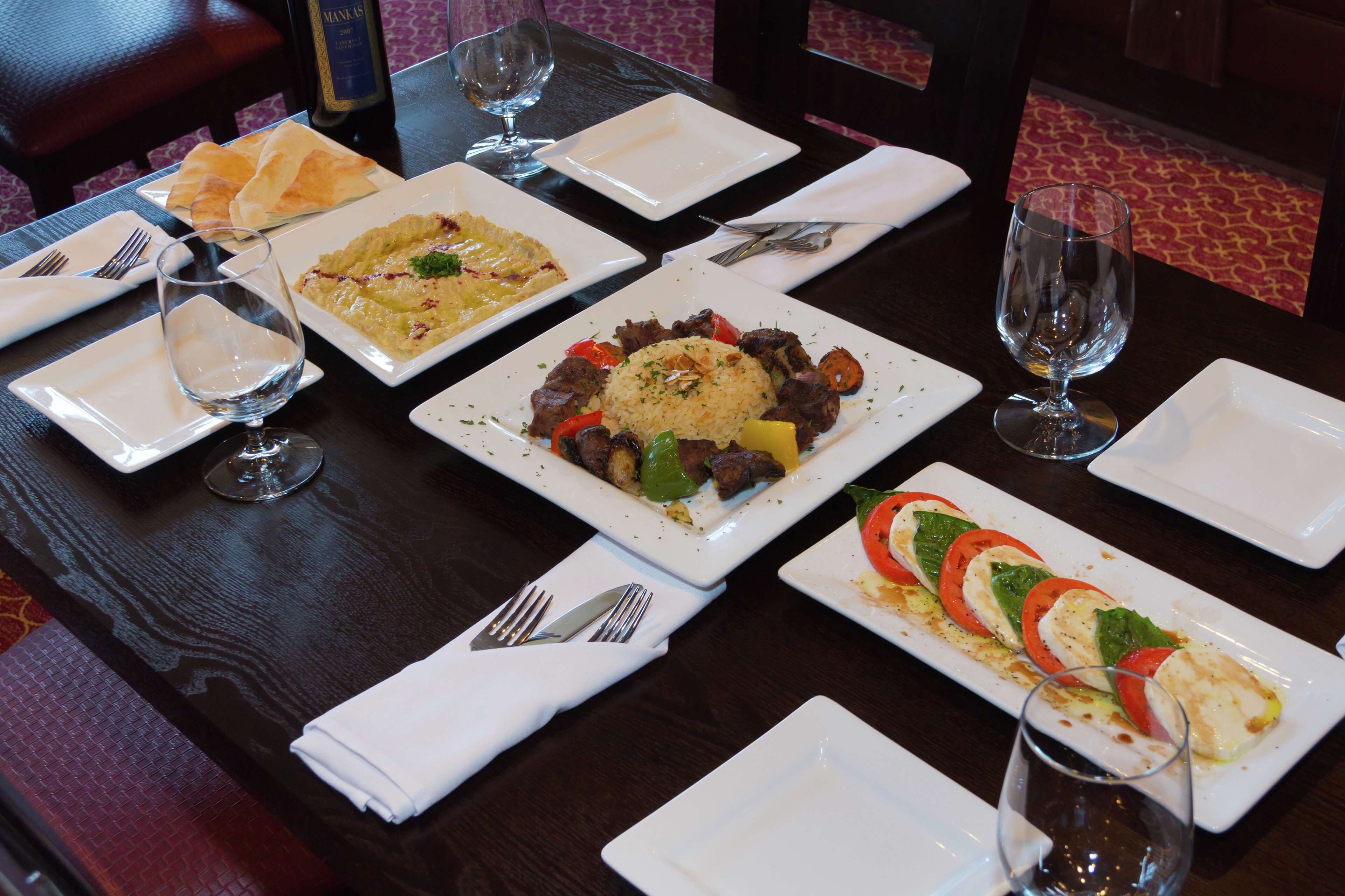 breakfast, lunch, dinner served; american cuisine