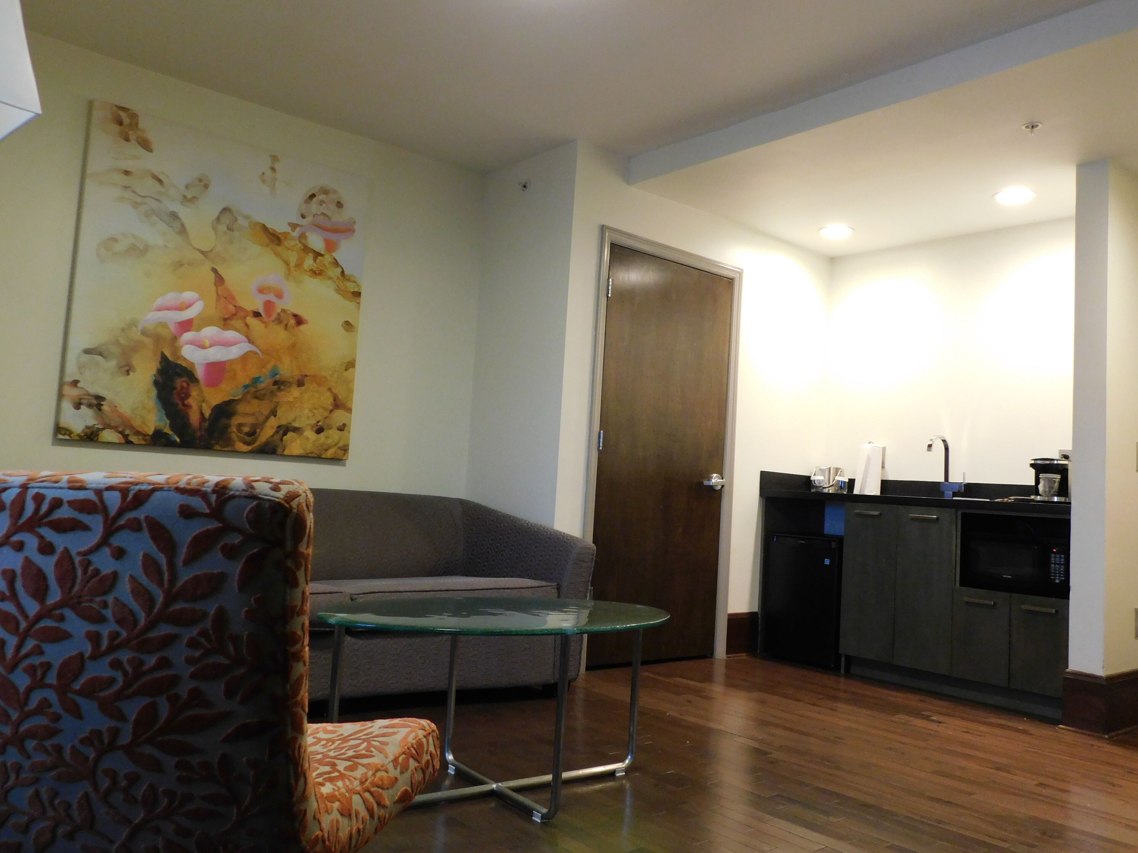 37-inch led tv with satellite channels, tv