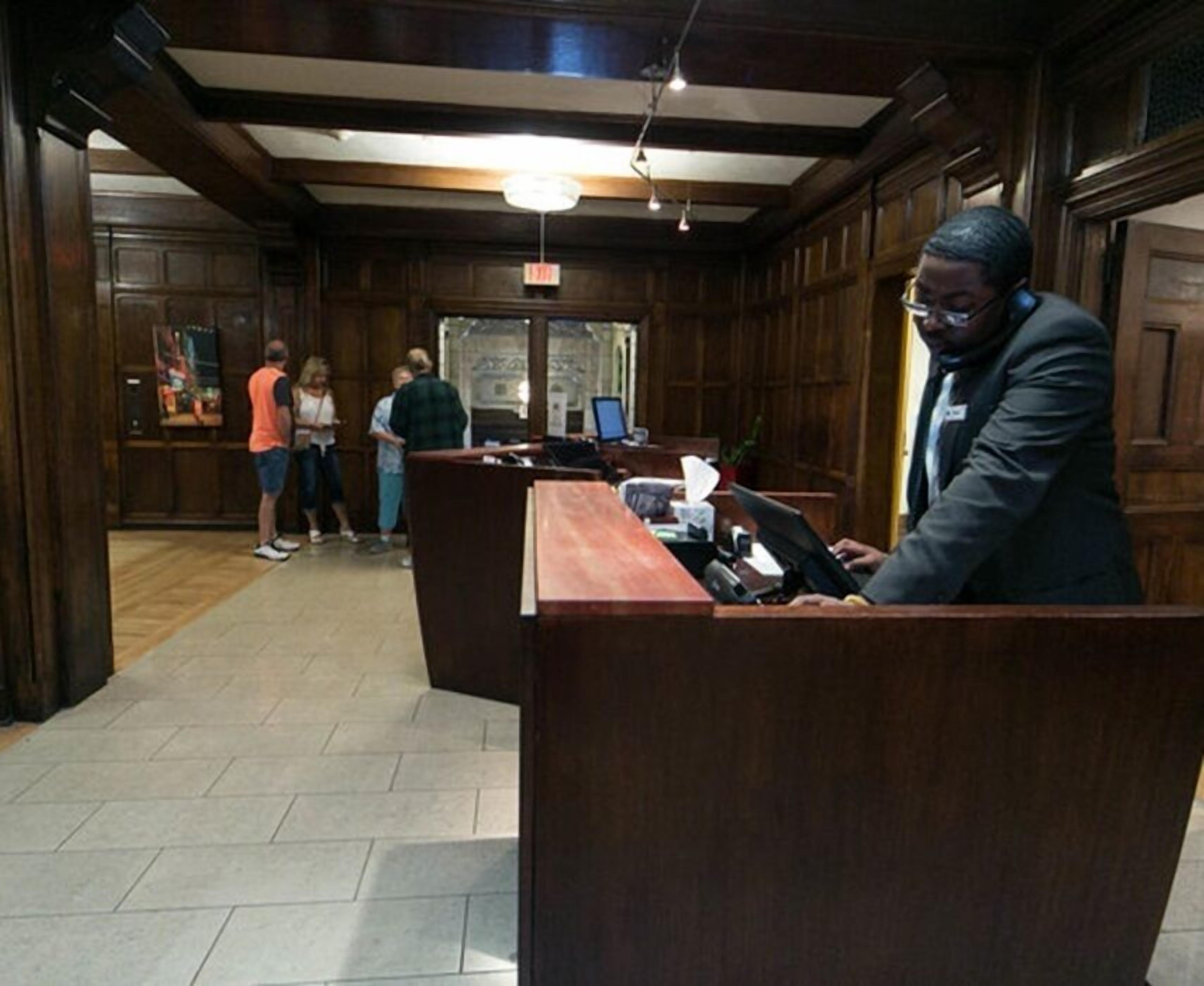 Foto - The Tudor Arms Hotel Cleveland - a DoubleTree by Hilton