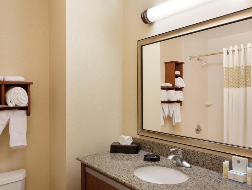 Bathroom | Hair dryer, towels