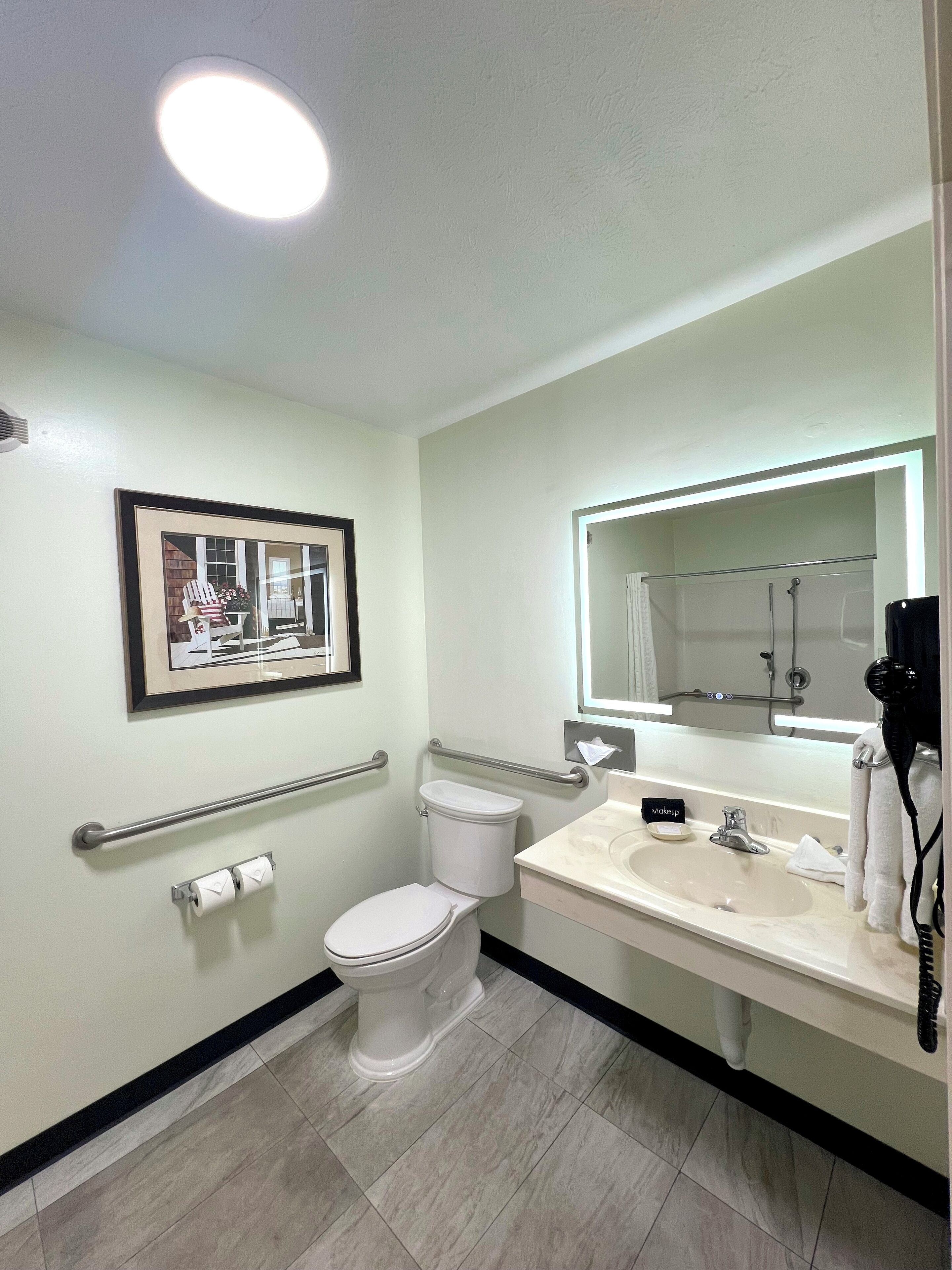 2 full accessible with roll in shower | bathroom | combined shower/bathtub, hydromassage showerhead, free toiletries
