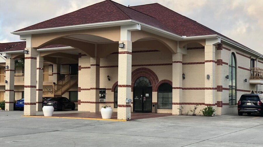 Executive Inn And Suites