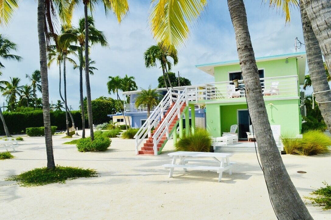 Plage privée à proximité, chaises longues, parasols, serviettes de plage