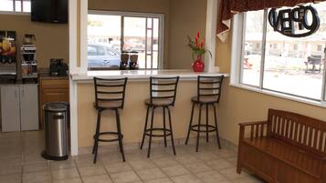 Inbegriffenes kontinentales Frühstück