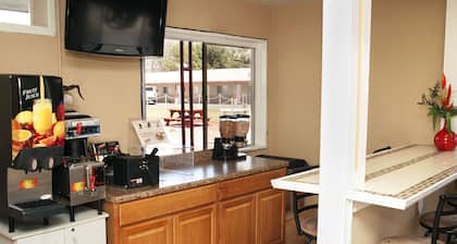 Budget Inn and Suites Colby