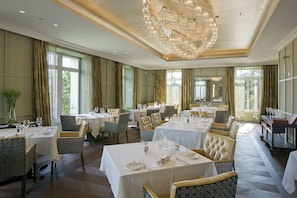 Breakfast, lunch, dinner served; local cuisine, al fresco dining