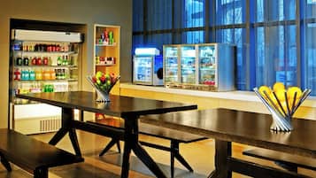 2 restaurants, serveren ontbijt, lunch, diner, Chinese gerechten