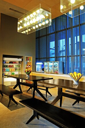 2 restaurants, breakfast, lunch, dinner served; Chinese cuisine - Aloft Zhengzhou Shangjie (Zhengzhou)