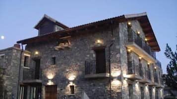 Fachada del alojamiento - Noche