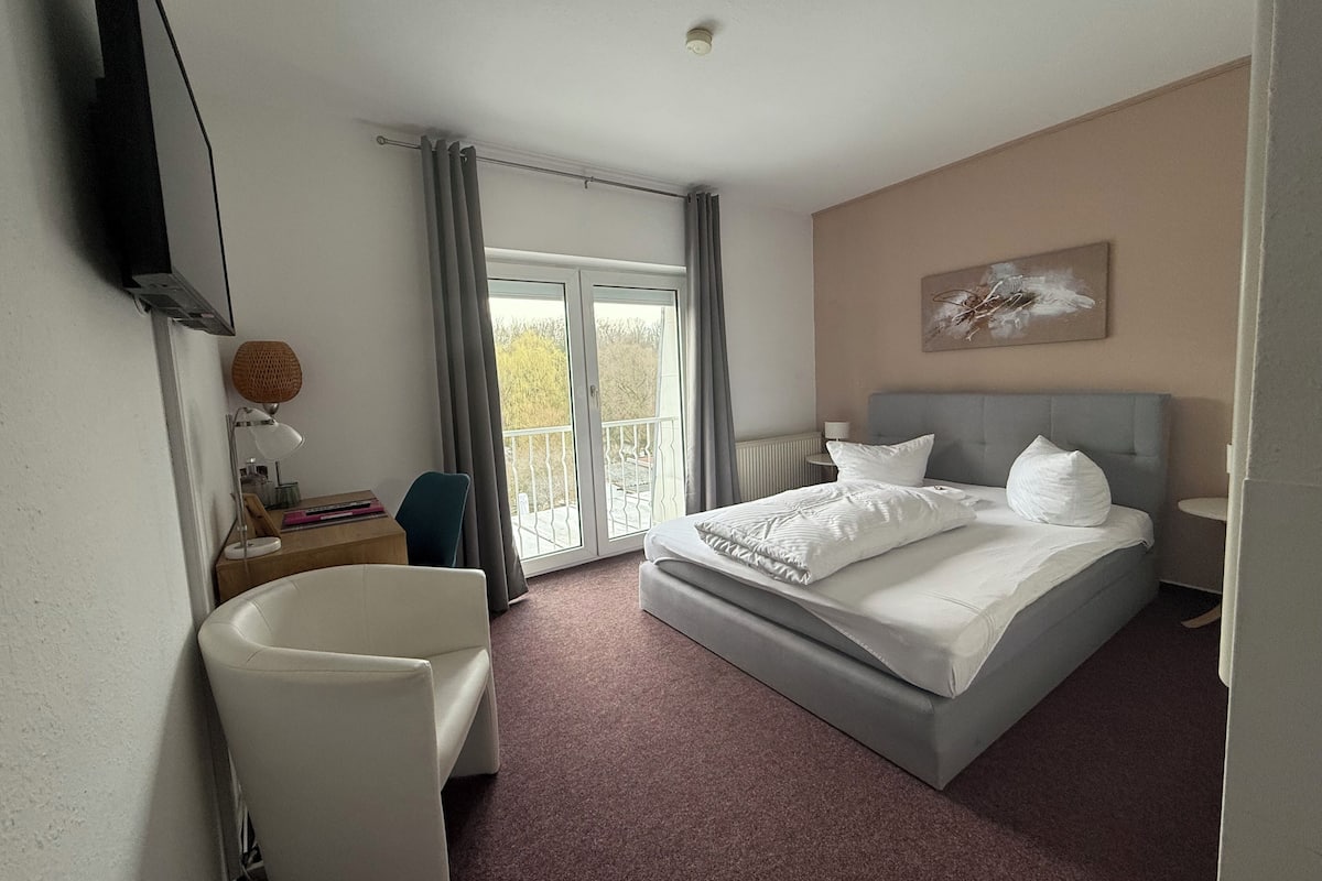 Single Room | Individually decorated, individually furnished, desk, free WiFi