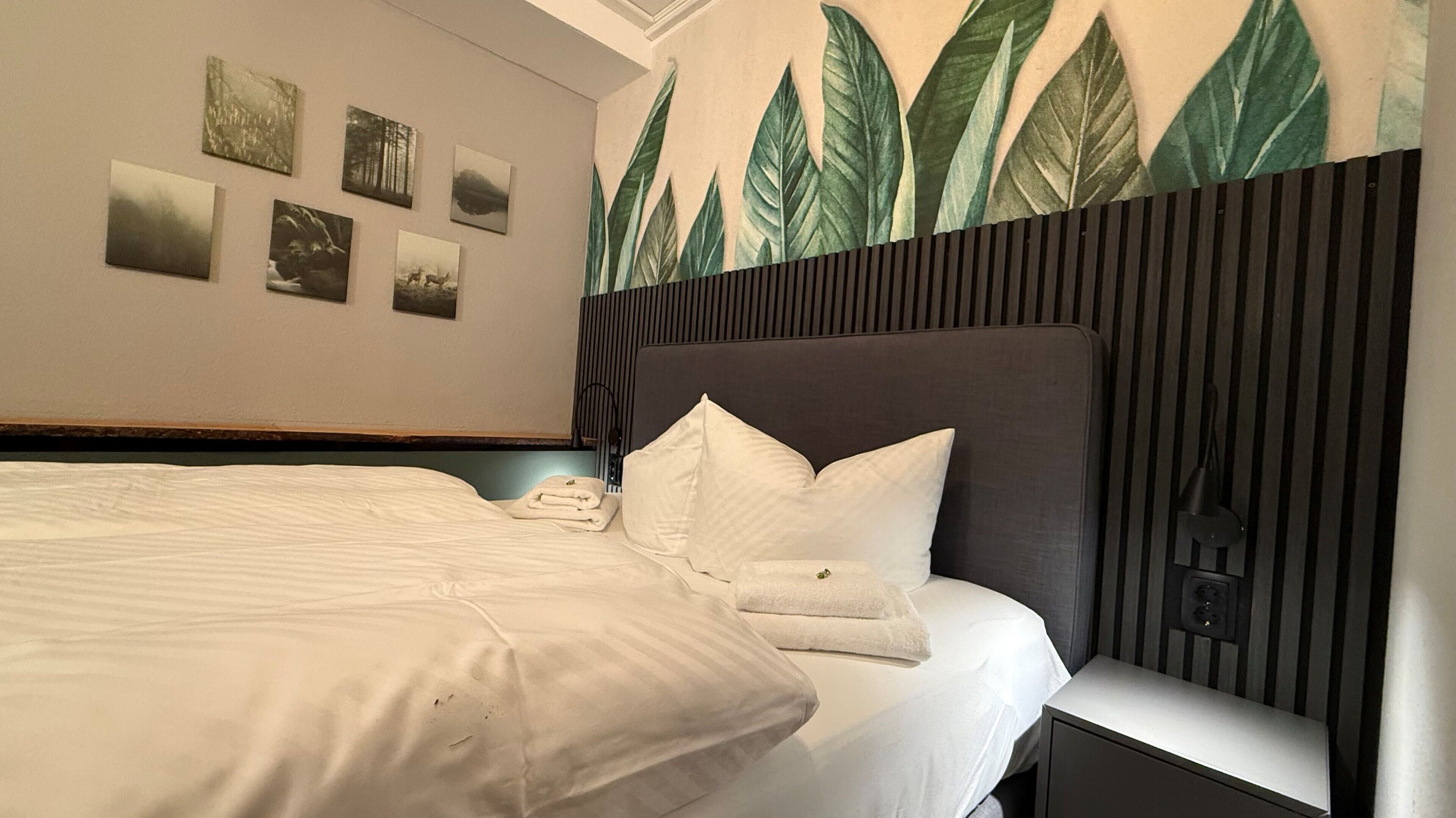 Doppelzimmer | Individuell dekoriert, individuell eingerichtet, Schreibtisch