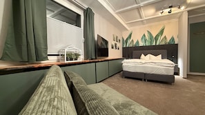 Quarto casal | Individualmente decorados, individualmente mobiliados, escrivaninha
