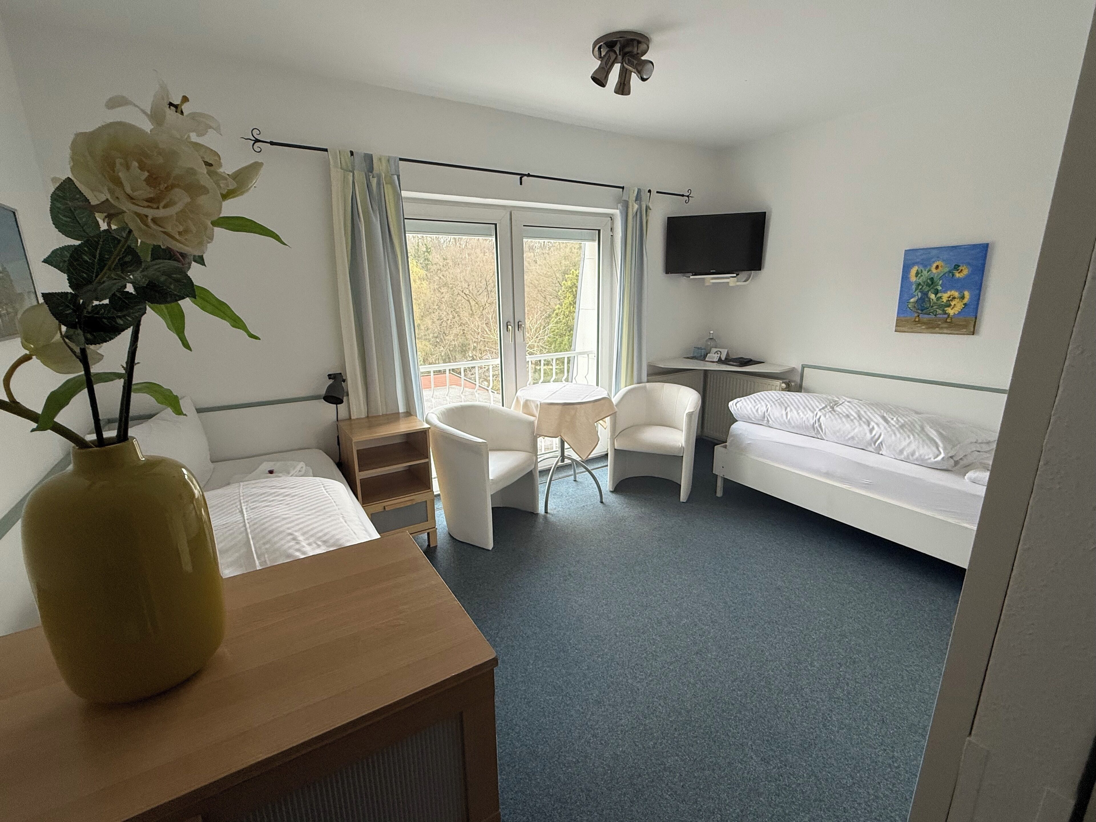 individually decorated, individually furnished, desk, cots/infant beds