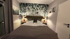 Dobbeltrom | Individuelt dekorert, individuelt innredet og skrivebord