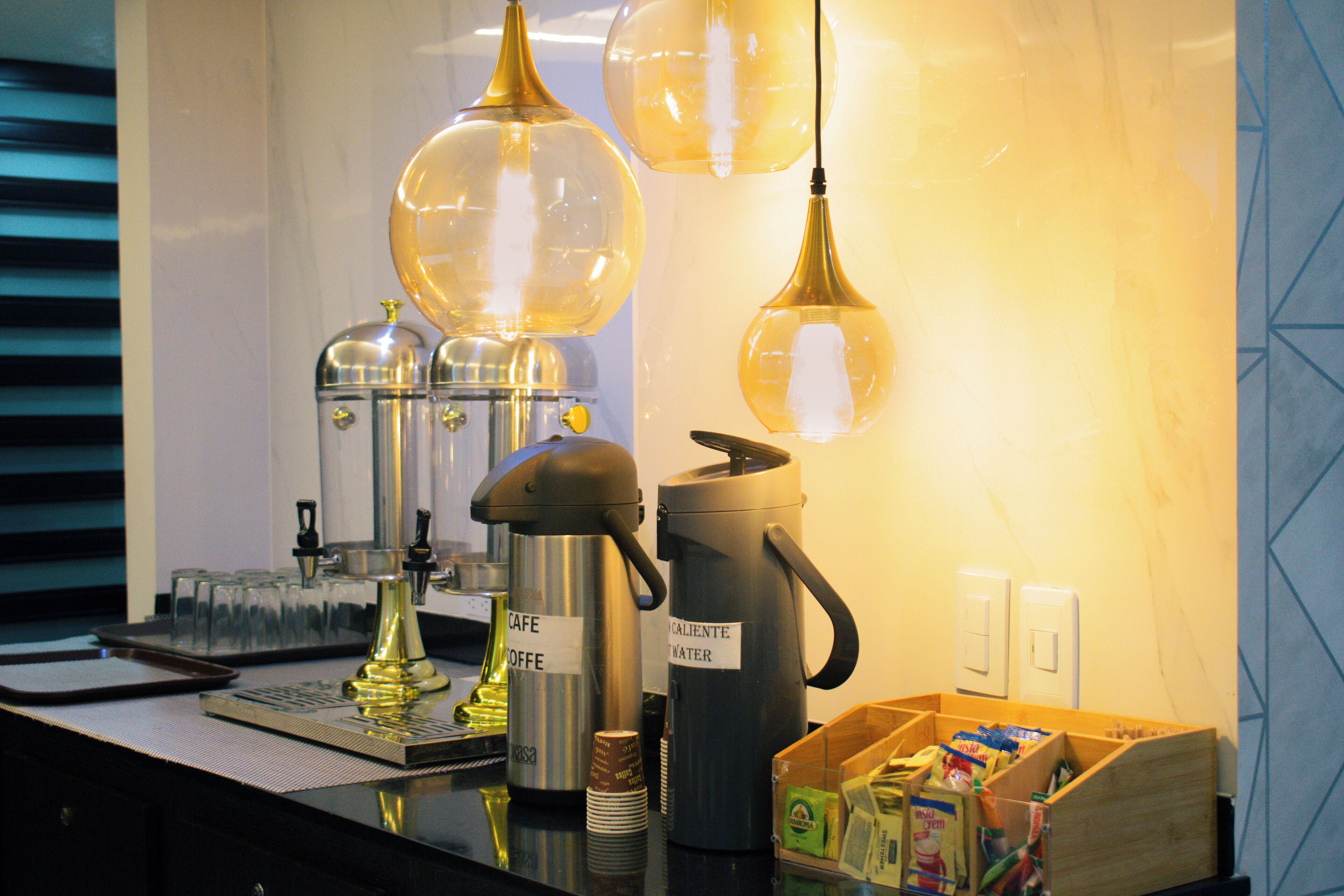 32-inch lcd tv with cable channels, tv