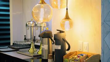 32-inch LCD TV with cable channels, TV