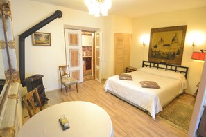 Standard Apartment (Three People) - Skapo Apartments (Vilnius)