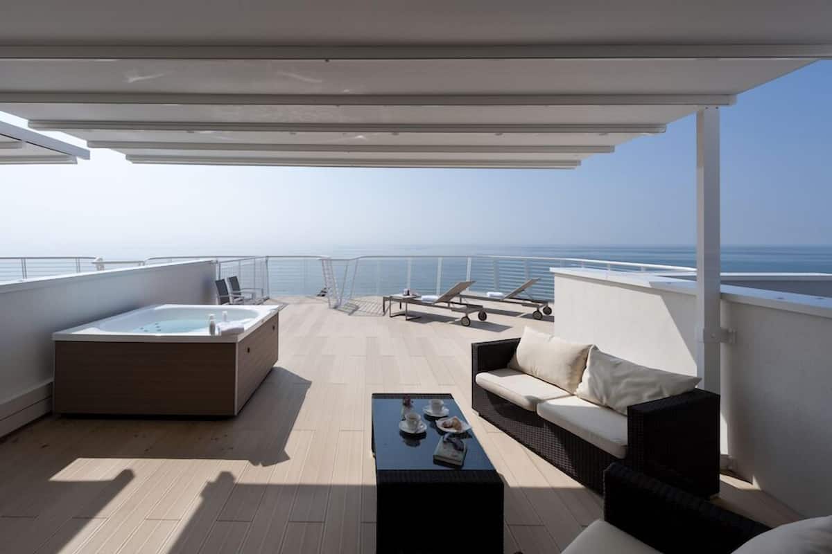 Panorama suite, uitzicht op zee (Beach Access Included) | Kameruitzicht