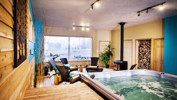 Bathtub spa indoor