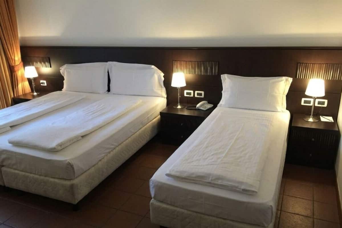 Classic Triple Room, Private Bathroom | Select Comfort beds, cots/infant beds, rollaway beds, free WiFi