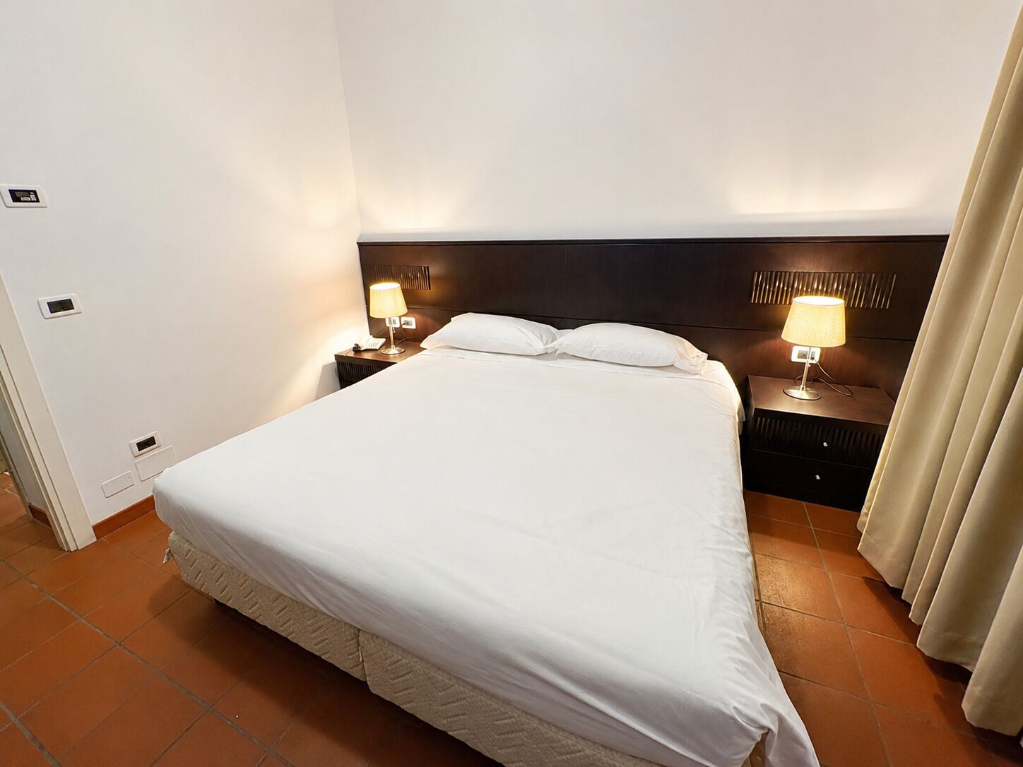 Select Comfort beds, cots/infant beds, free WiFi, bed sheets