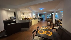 Desayuno continental incluido todos los días 