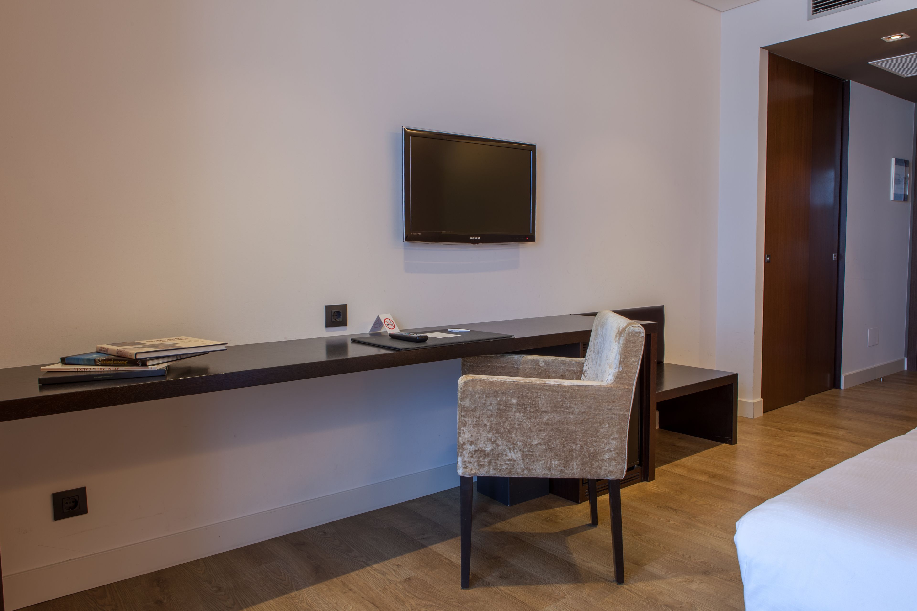 superior double room | premium bedding, minibar, in-room safe, desk