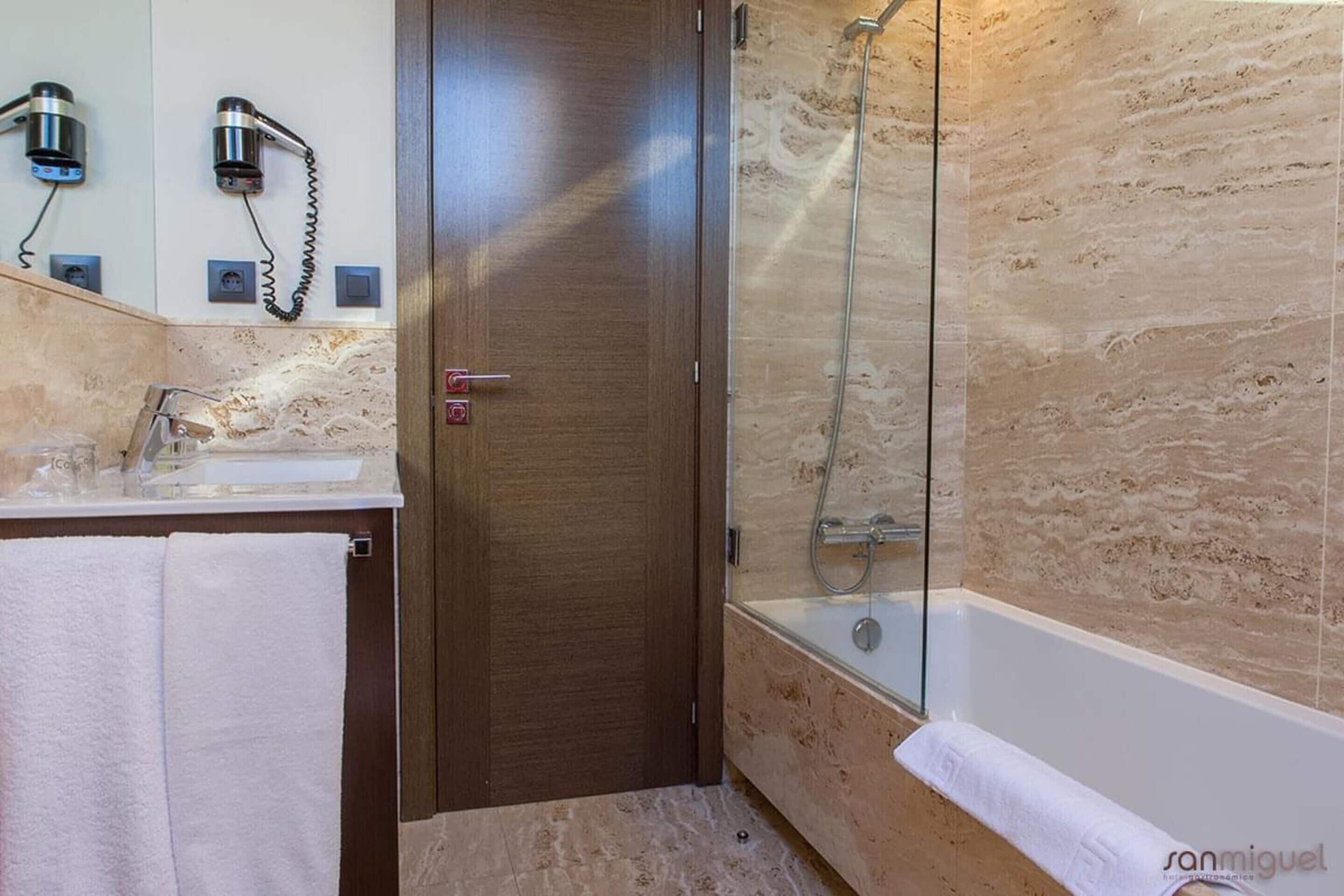 superior double room | bathroom | free toiletries, hair dryer, towels, soap