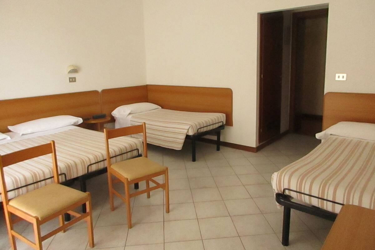 Quadruple Room, Private Bathroom | Desk, WiFi (free)